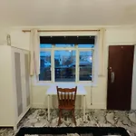Spacious 4 Beds - All Private Bathrooms In Canary Wharf