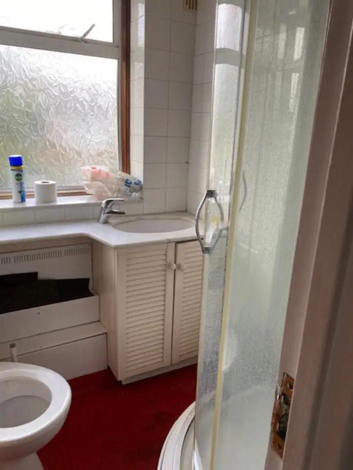 Spacious 4 Beds - All Private Bathrooms In Canary Wharf * London