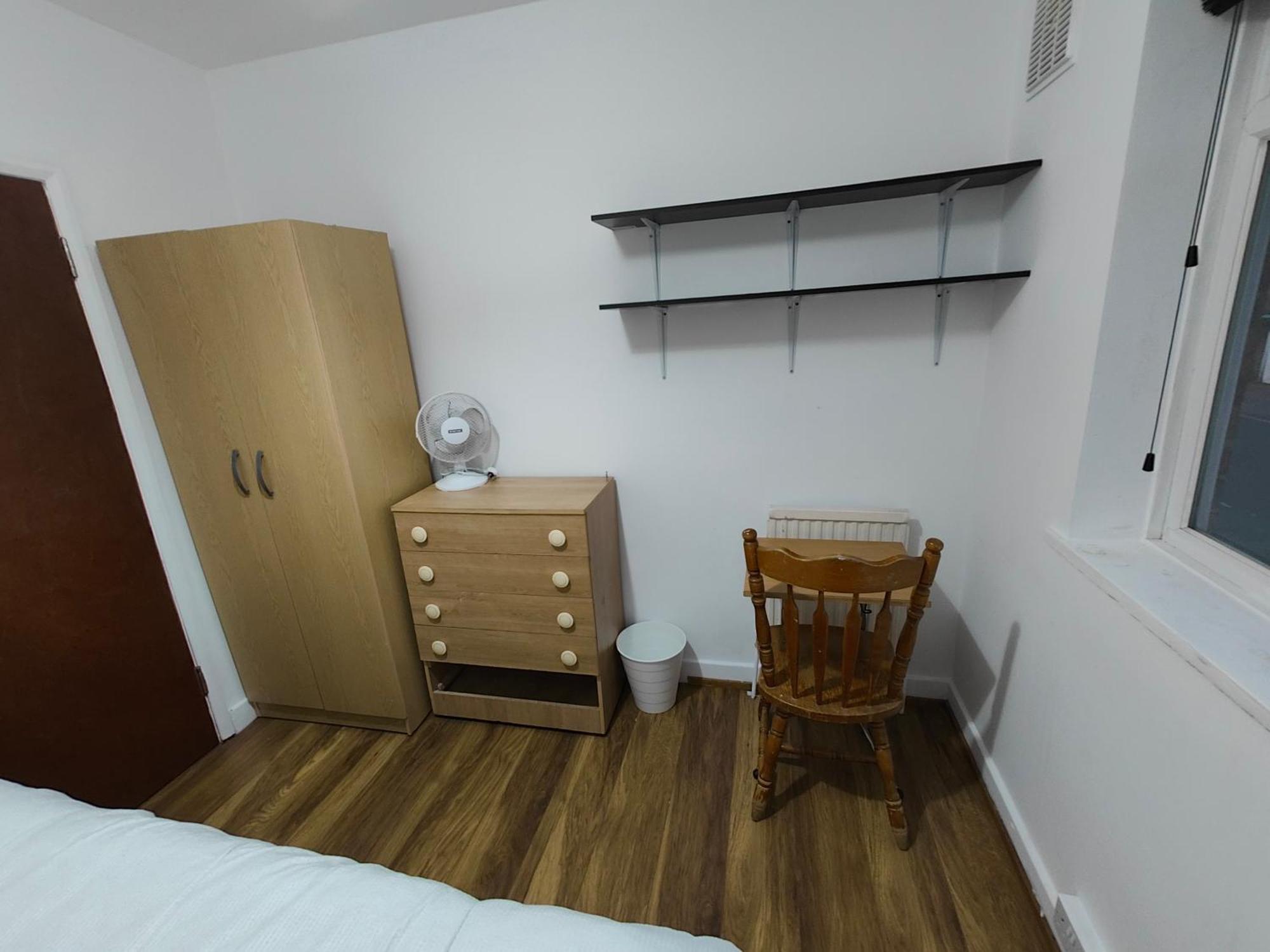 Guest house Spacious 4 Beds - All Private Bathrooms In Canary Wharf