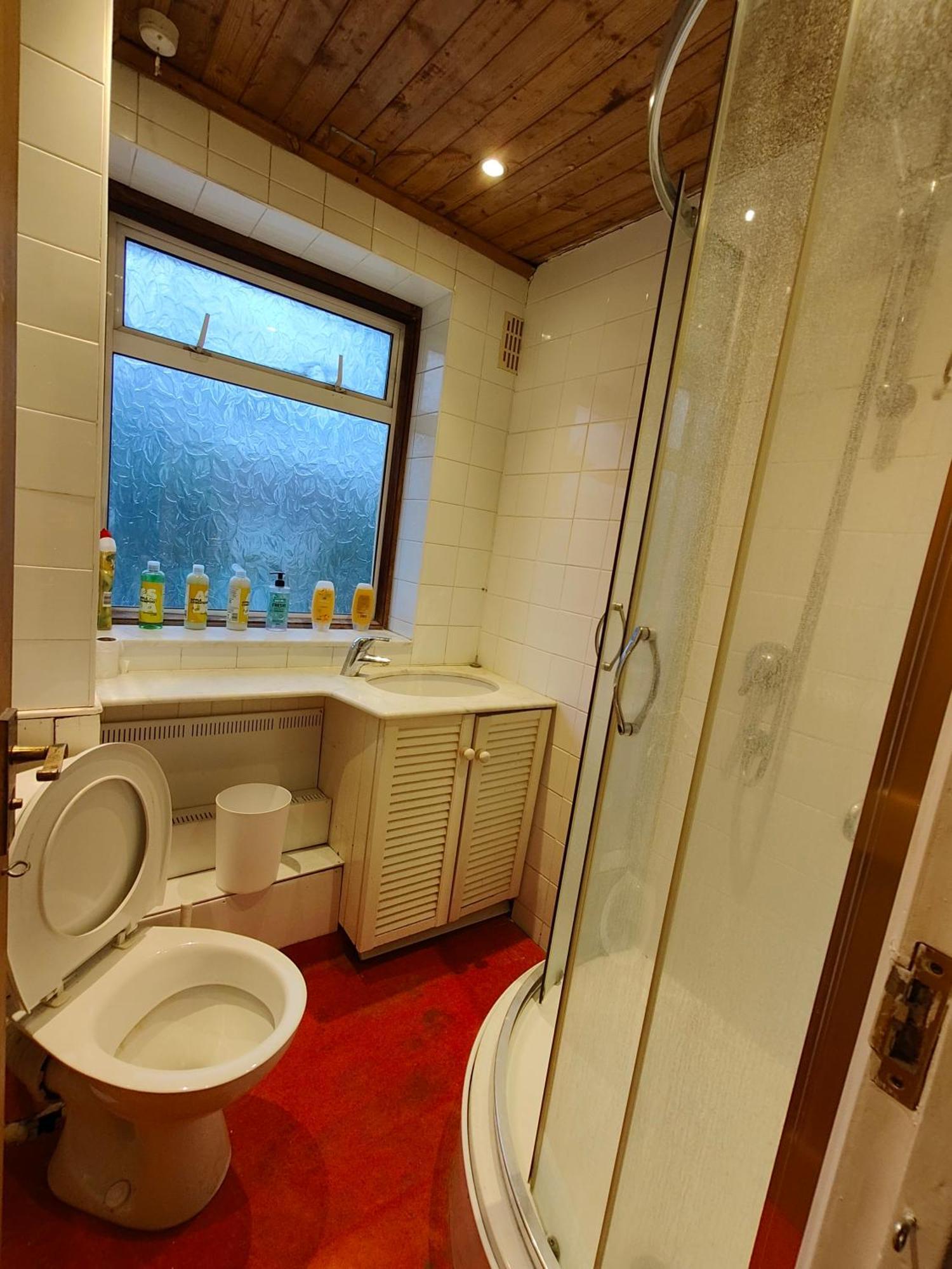 Spacious 4 Beds - All Private Bathrooms In Canary Wharf Guest house *