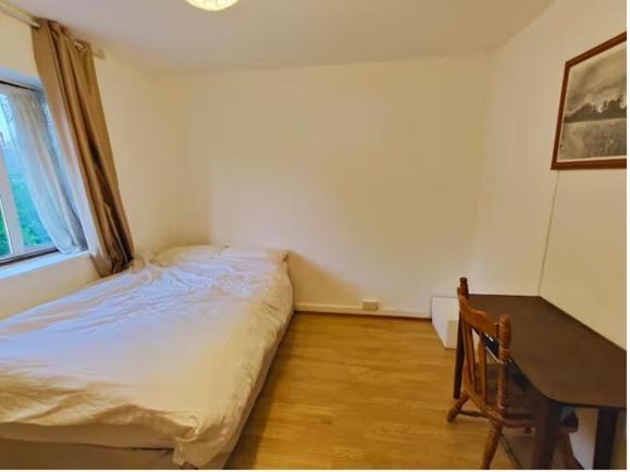 Spacious 4 Beds - All Private Bathrooms In Canary Wharf London